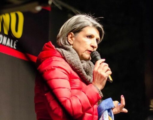 Acerra non si arrende: in piazza contro il ritorno dei beni ai Pellini. La memoria dei morti non si svende