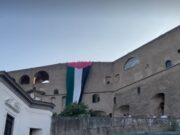 Dopo l’Orientale, la Bandiera della palestina esposta su Castel Sant’Elmo. Napoli sa da che parte stare?