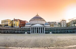 Napoli boicottata e mistificata: noi difendiamo il diritto di vivere e lavorare nella nostra città