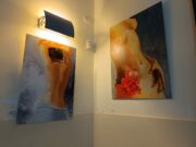 La mostra di Marie Hance alla Casina Vanvitelliana continua: dalla violenza sulle donne a “omaggio a Bacoli” tutte le info per la mostra