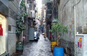 Mentre Napoli alza la testa anche grazie al turismo c’è chi infanga la città ‘sputtanandola’ al mondo