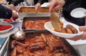 Grande successo al centro storico dalla Sagra del Ragù al premio ‘vivi Napoli’