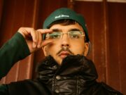 No, il mondo identitario non ha attaccato Geolier. Nel complimentarsi gli ha corretto solo il testo della canzone