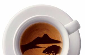 Napoli la giunta comunale investe nel caffè? Giusto investire in comunicazione finalmente.