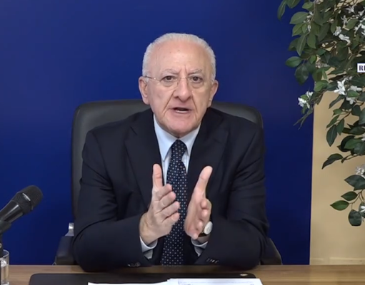 De Luca contro il Governo: “Paura di me e degli elettori”