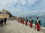 A Gaeta la bandiera delle due Sicilie sventola ancora: da 30 anni i neoborbonici si riuniscono a ricordare i caduti