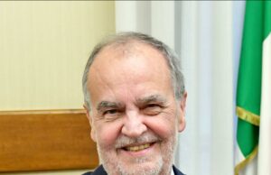 “Napoli chiagne e fotte”? Calderoli sfidato a “duello” dai neoborbonici. Chiesto un confronto pubblico per vedere chi lo fa davvero da 160 anni