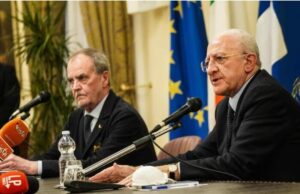 Campania contro Governo: De Luca risponde a Calderoli sulla Spesa Regionale