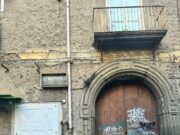 Centro Storico, nuovo sfregio al palazzo dove visse San Giuseppe Moscati: “Identificare subito i responsabili”