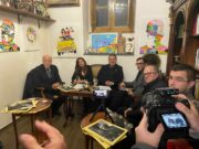 “Suonne pe sta ferrovia”: Gennaro De Crescenzo presenta il nuovo singolo al Caffè Letterario L’Identitario