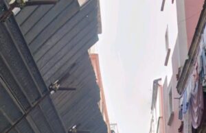 Montecalvario dimenticato: l’ex sezione comunale di via San Matteo cade a pezzi