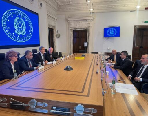 Vesuvio, ripopolare le aree interne in caso di eruzione, On. Caramiello: “fondamentale incontro col Ministro Musumeci e il prefetto Ciciliano per discutere mia PDL: nullaosta politico, ora valutare fattibilità tecnica”