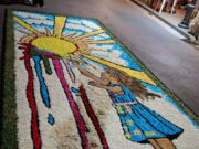 A Ogliara trionfa il colore: protagonisti anche i maestri infioratori di Portici guidati da Angelo Di Napoli