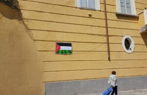 San Giorgio si sveglia con la bandiera palestinese: nella notte blitz identitario per la libertà dei popoli