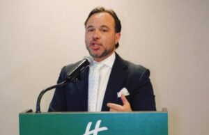 Giugliano, tra fumi tossici e silenzi istituzionali: parla l’avvocato Beniamino Esposito