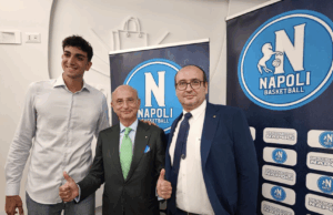 Presentato alla Bcc Napoli il nuovo acquisto del Napoli Basket. “Il Napoli vuole fare le cose in grande. Ora sogniamo i playoff”