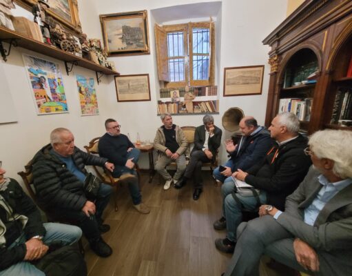 Napoli, incontro con il candidato presidente Roberto Fico al Caffè Letterario L’Identitario con le associazioni del Territorio