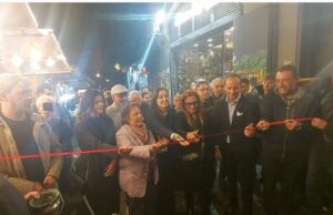 154ª Fiera di Natale di San Gregorio Armeno: inaugurazione nel segno di James Senese. Grande partecipazione, con la novità del senso unico alternato a Dicembre